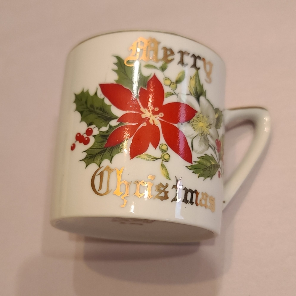 Vintage Norcrest Poinsettia Gold Trim Christmas Mug